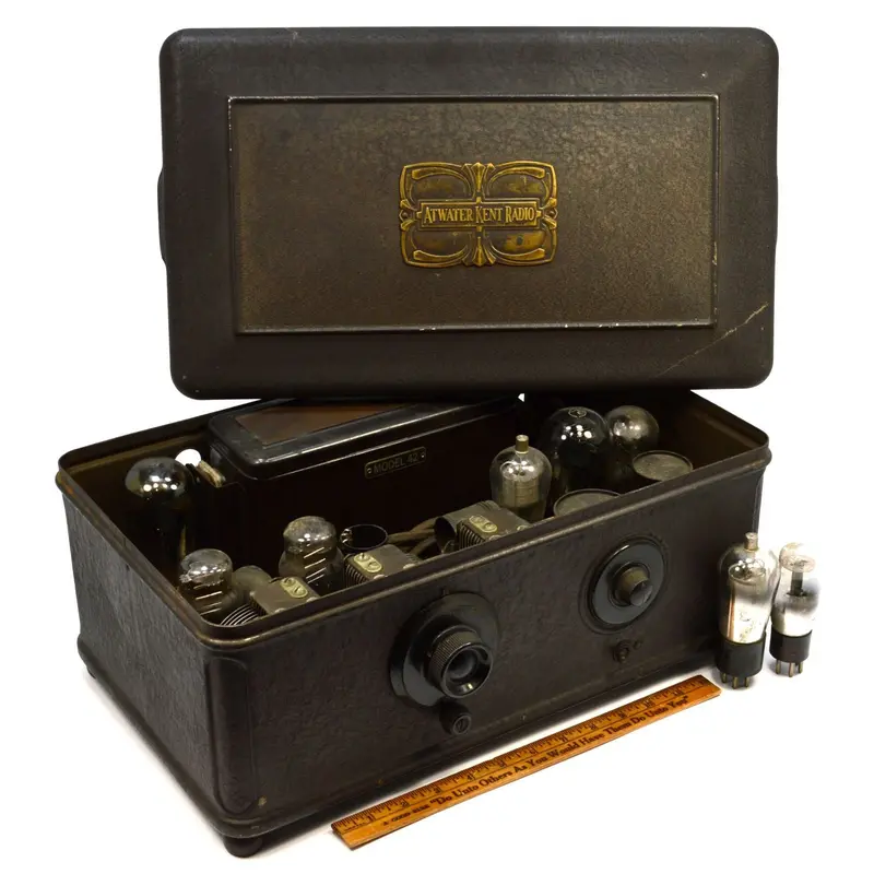 1928 Atwater Kent Model 42 Vacuum Tube Radio – Sold for Parts, Restoration, or Creative Repurposing