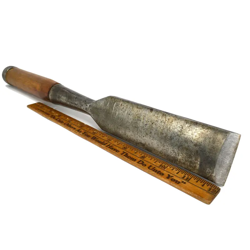 19th-Century Socket Chisel by T.H. Witherby – 18″ Overall, 1-7/8″ Blade, Circa 1850 Wood Handle