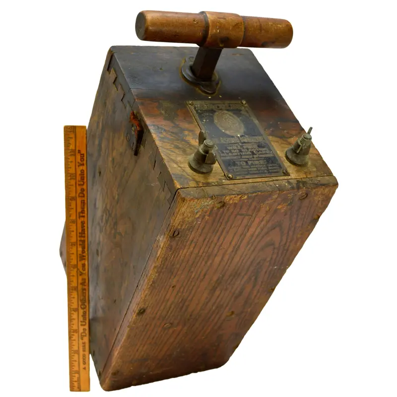 Antique Hercules Blasting Machine – Early Dynamite Plunger Device for 1–50 Caps, Heavy Patina