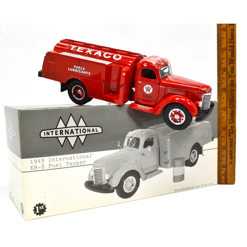 First Gear 1:34 International KB-8 Fuel Tanker – Texaco-Liveried 1949 Diecast