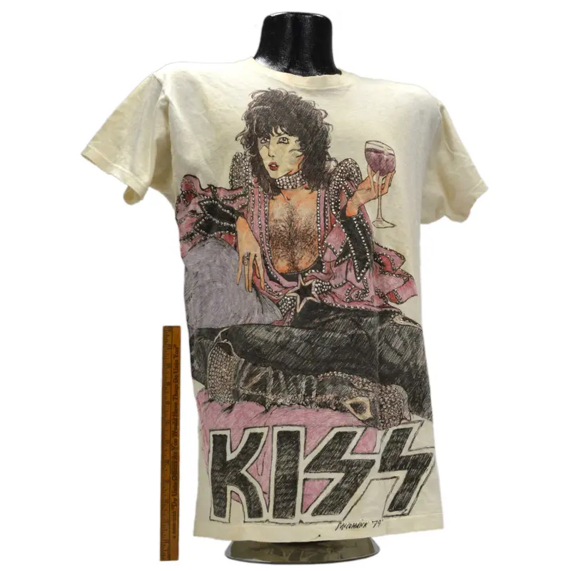 Handmade Folk Art ‘Kiss’ T-Shirt – Original 1979 Drawn Design Signed by McCormick