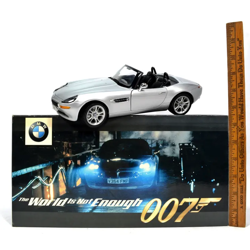 Kyosho 1:18 James Bond BMW Z8 Diecast – Dealer-Exclusive 007 Collector’s Edition