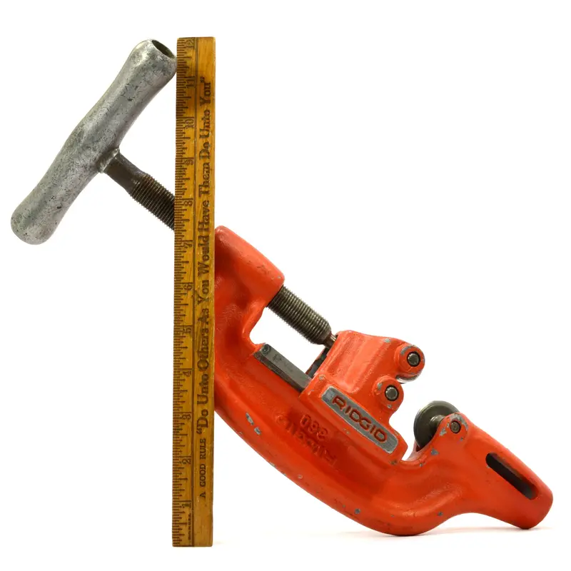 Ridgid 360 Pipe Cutter – Compatible with 300 Threader, 1/8″ to 2″ Pipe Range