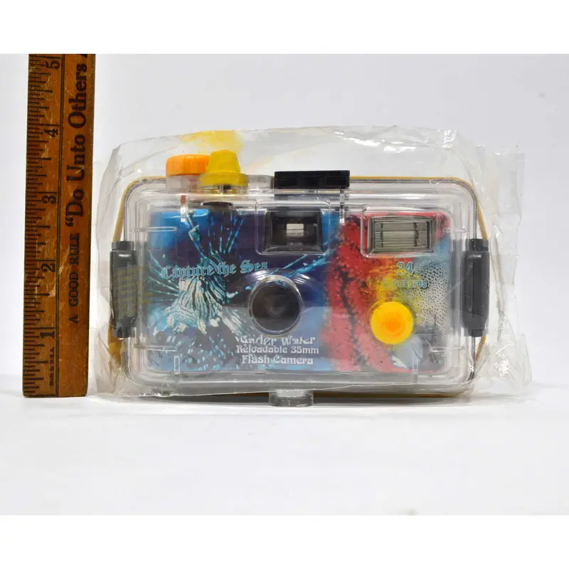 Vintage Underwater 35mm Flash Camera – Reloadable ‘Capture the Sea’ Model (Sealed)