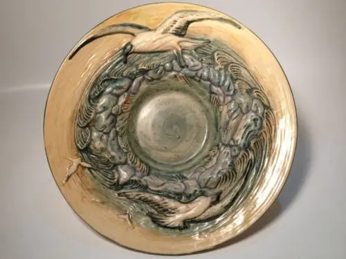 Vintage Weller Pottery Glendale Bowl – Embossed Bird-and-Wave Motif with Authentic Stamped Mark